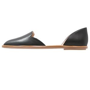 Brand NEW Loeffler Randal signature black flats